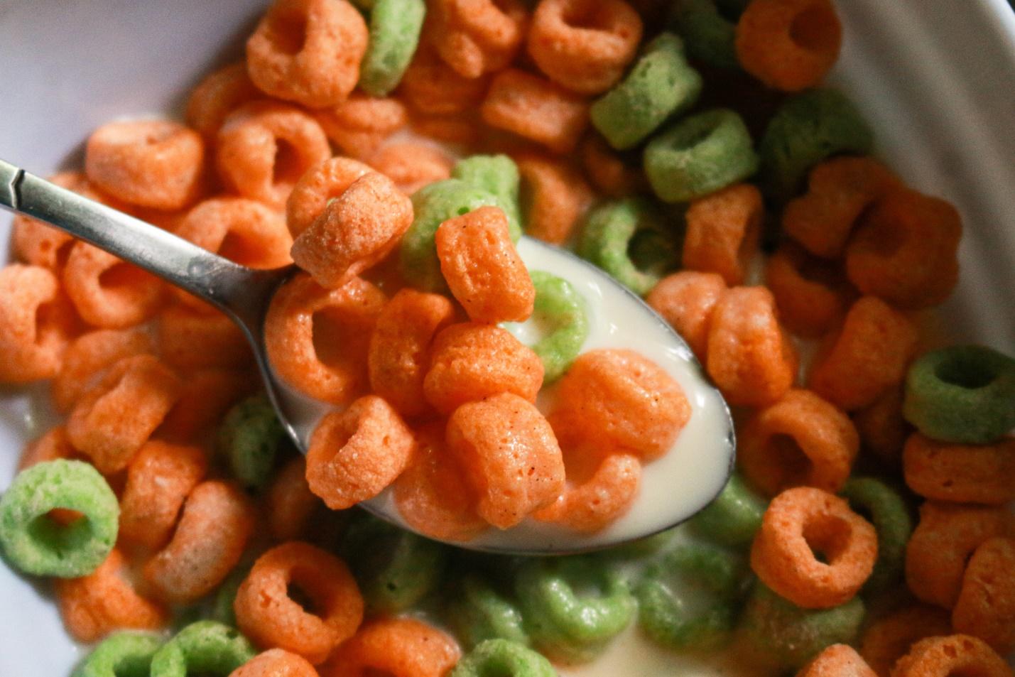 Can Dogs Eat Apple Jacks? Risks & Safety Tips