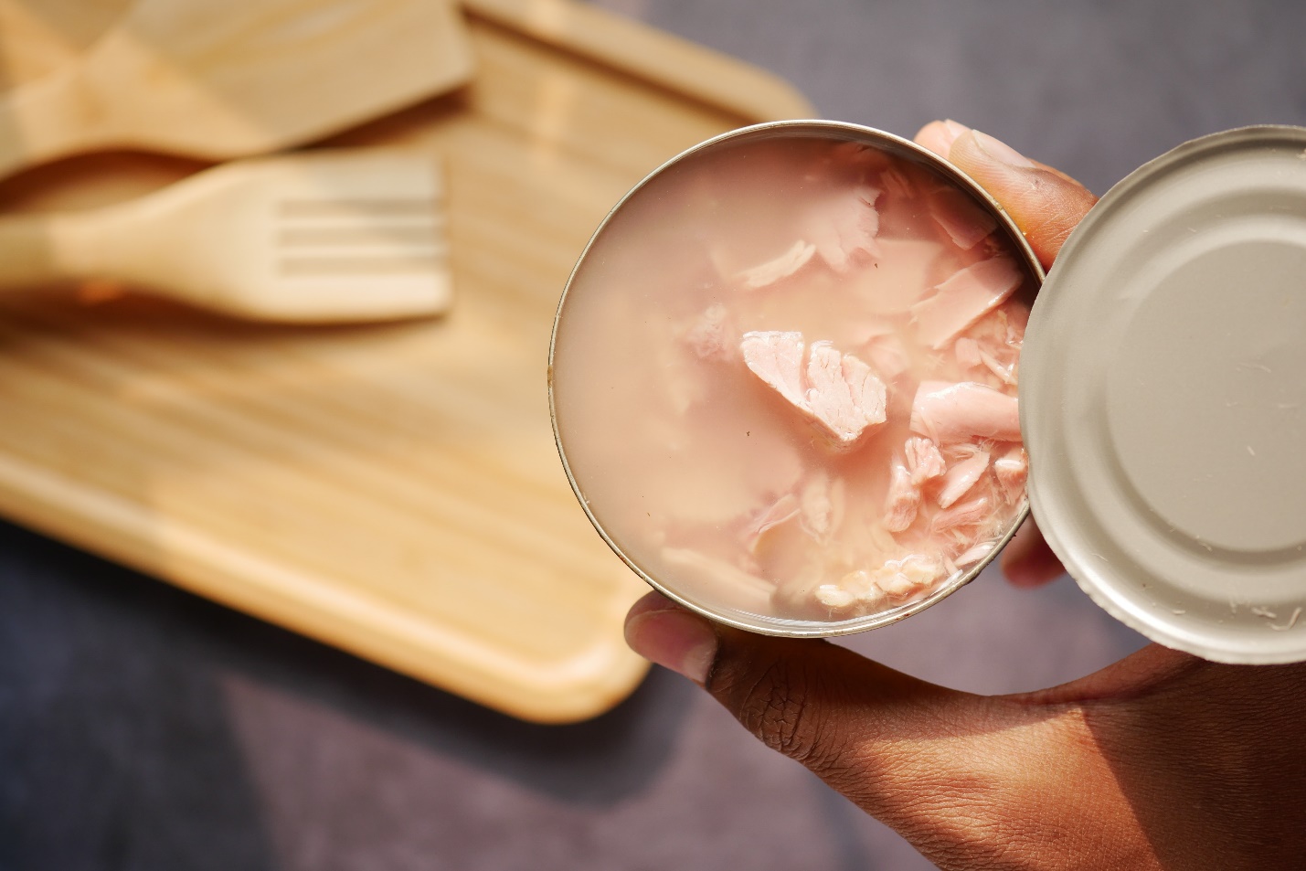 Can dogs eat canned chicken and how much is safe 