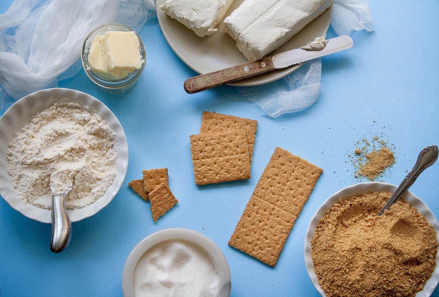 Can Dogs Eat Graham Crackers? And How Much Is Safe?